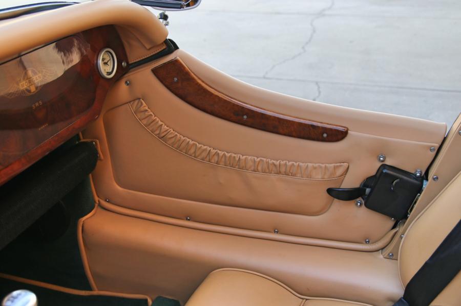 Детали интерьера Morgan Roadster 2005 года  (фото 108 из 146)